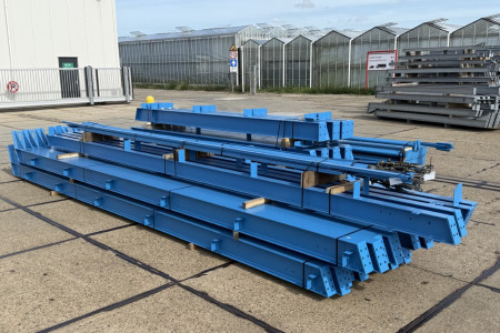 15.00 x 55.00m (825m²)